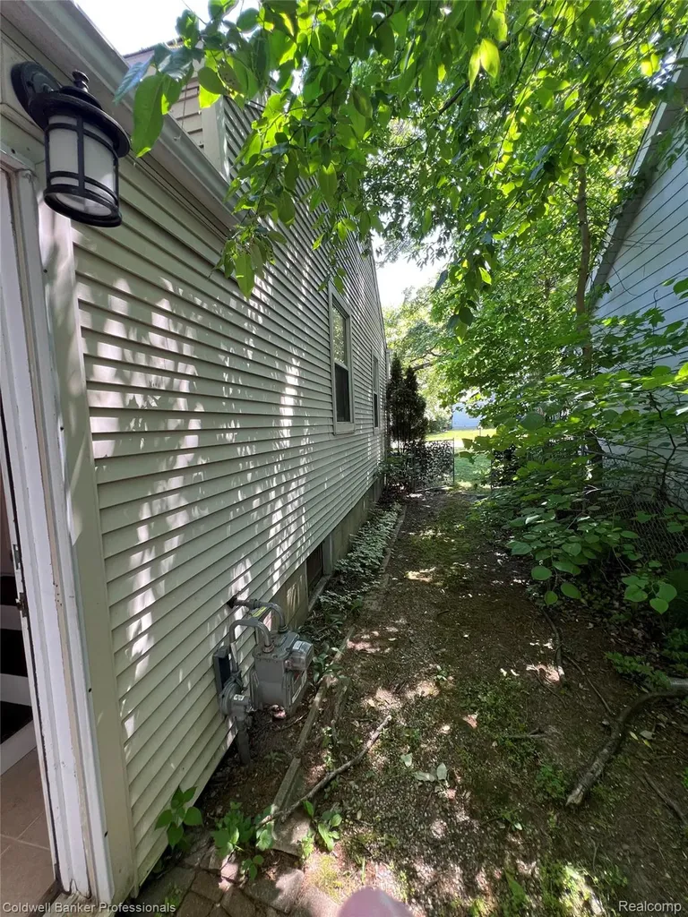19925 Negaunee Redford Charter Township MI 48240