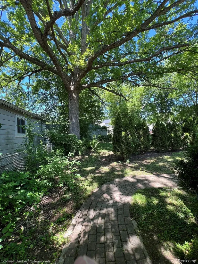 19925 Negaunee Redford Charter Township MI 48240
