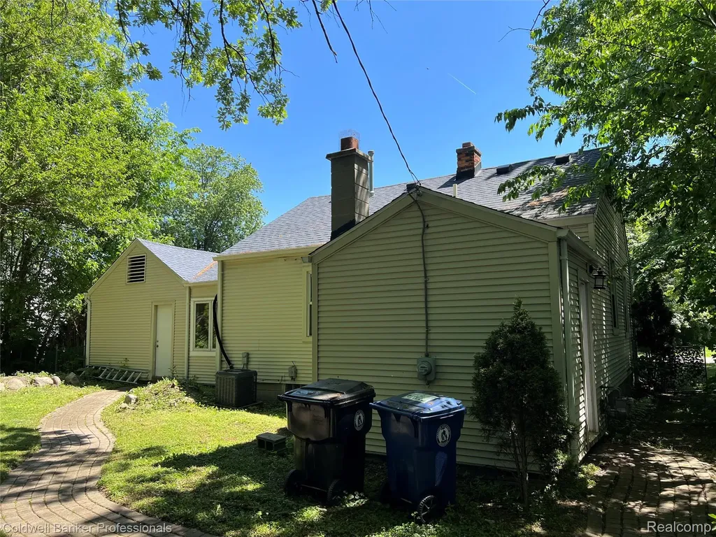 19925 Negaunee Redford Charter Township MI 48240