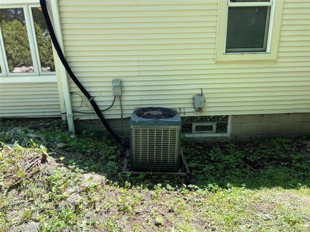 19925 Negaunee Redford Charter Township MI 48240