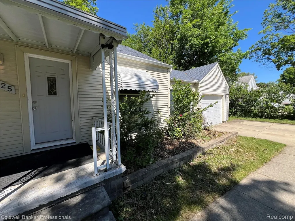 19925 Negaunee Redford Charter Township MI 48240