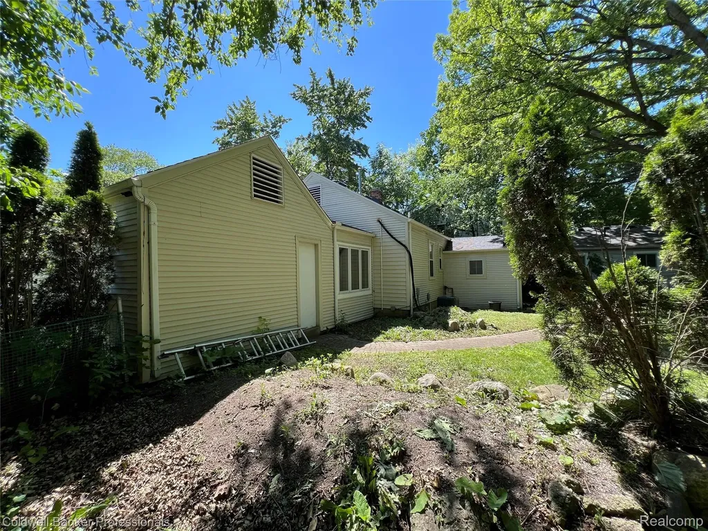 19925 Negaunee Redford Charter Township MI 48240