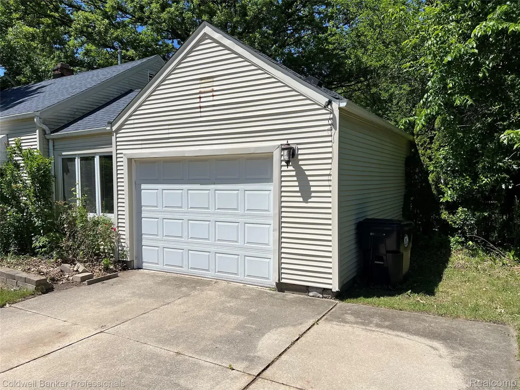 19925 Negaunee Redford Charter Township MI 48240