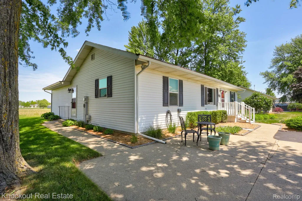 9941 Lange Road Birch Run Township MI 48415