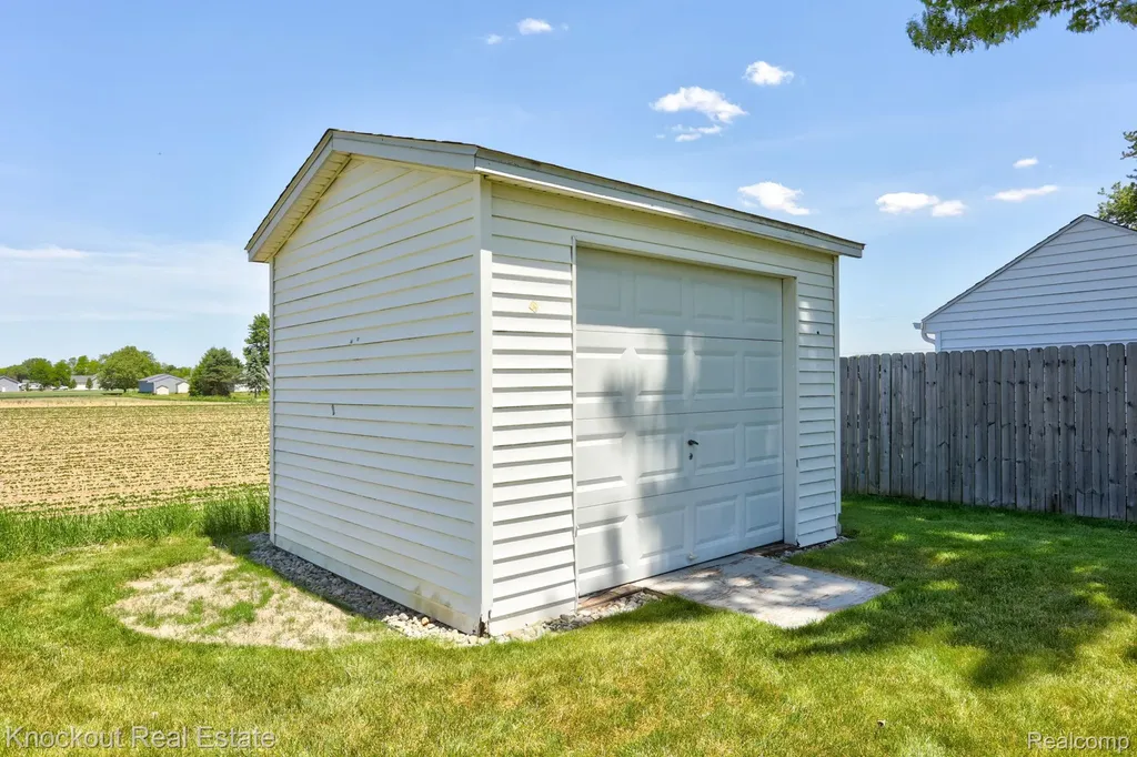 9941 Lange Road Birch Run Township MI 48415