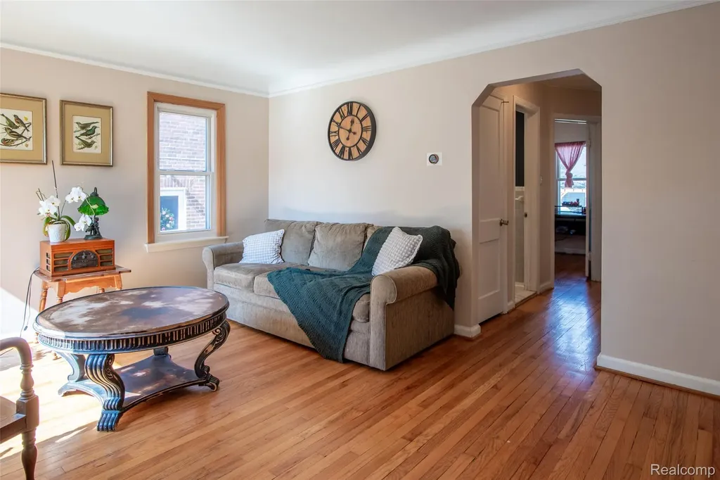 23110 Forest Street Oak Park City MI 48237