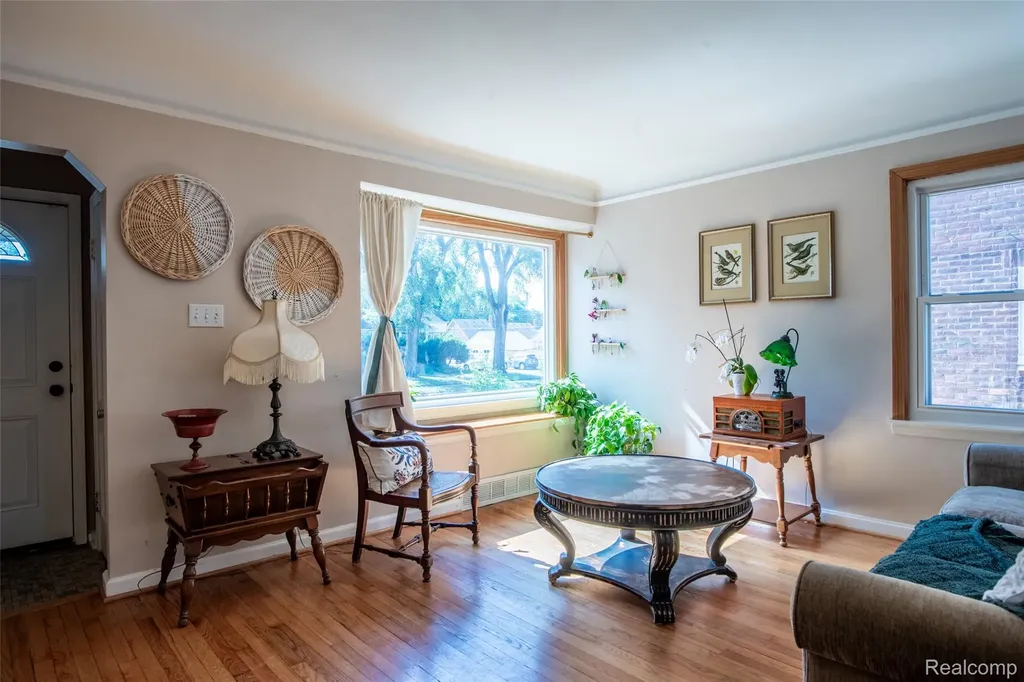 23110 Forest Street Oak Park City MI 48237