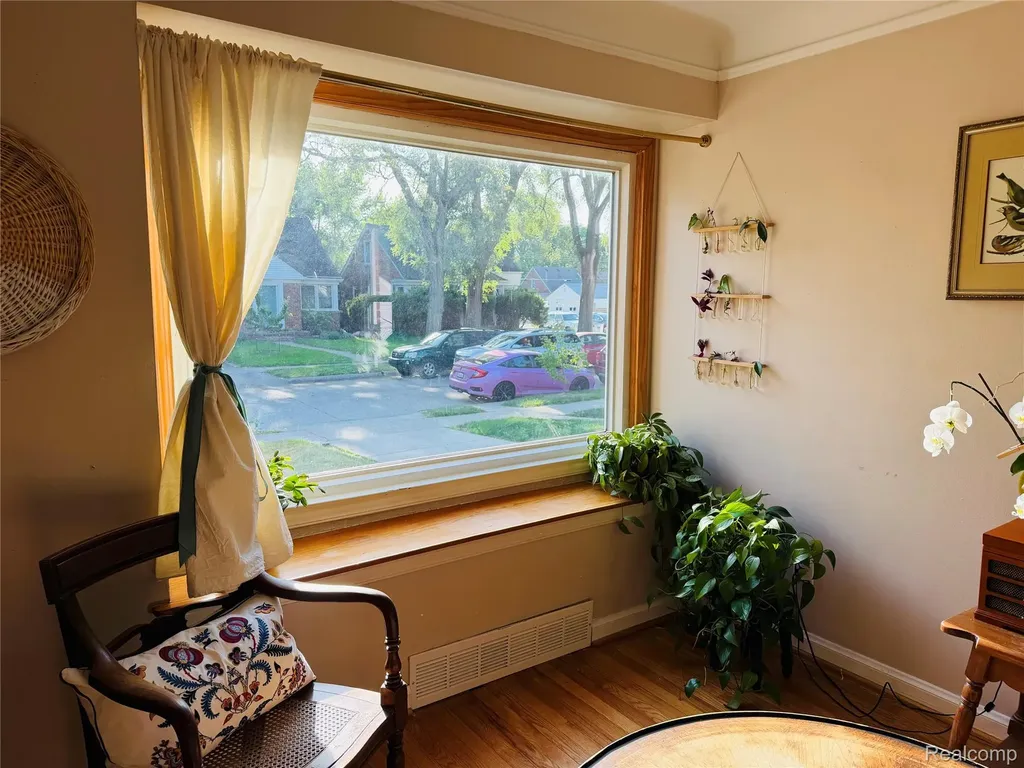 23110 Forest Street Oak Park City MI 48237