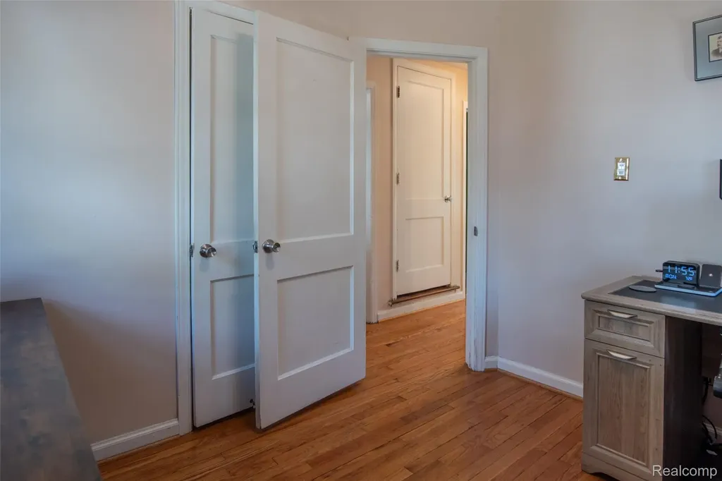 23110 Forest Street Oak Park City MI 48237