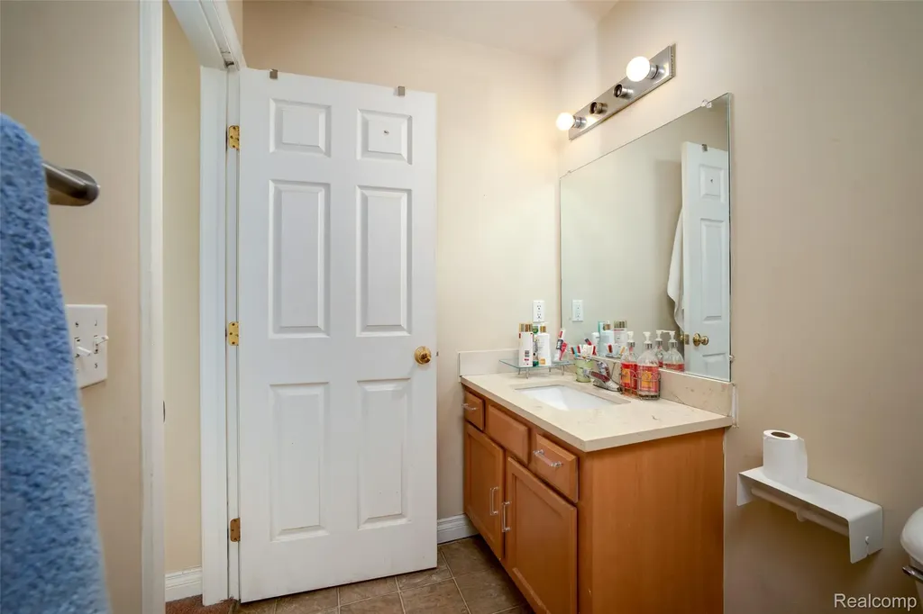 28136 Fortson Lane Inkster City MI 48141
