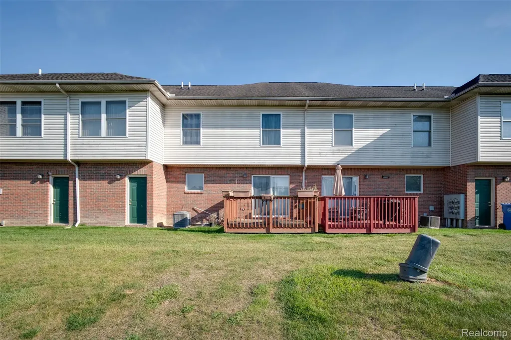 28136 Fortson Lane Inkster City MI 48141