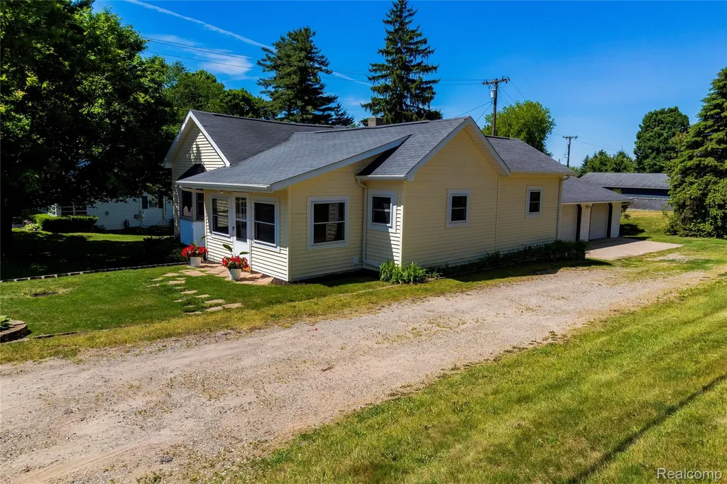 106 Washington Street Attica Township MI 48412