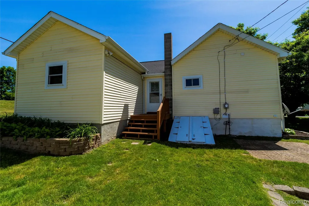 106 Washington Street Attica Township MI 48412