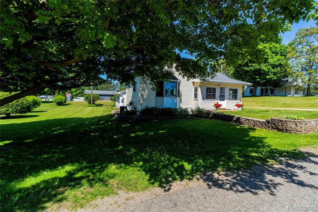 106 Washington Street Attica Township MI 48412