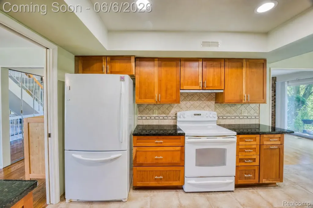 36275 Congress Road Farmington City MI 48335