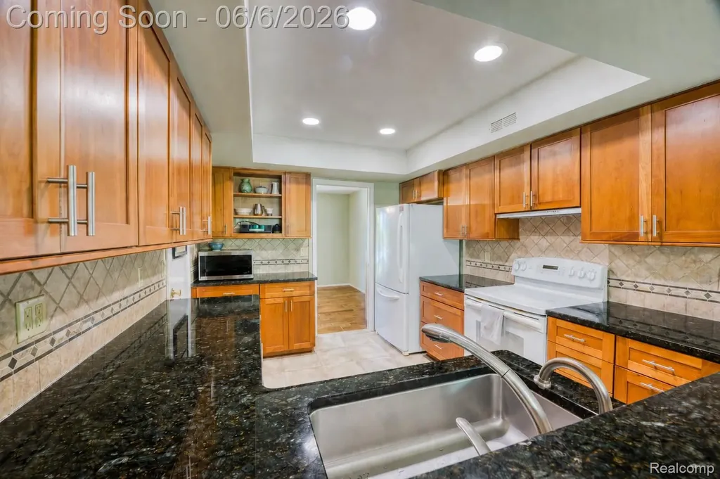 36275 Congress Road Farmington City MI 48335