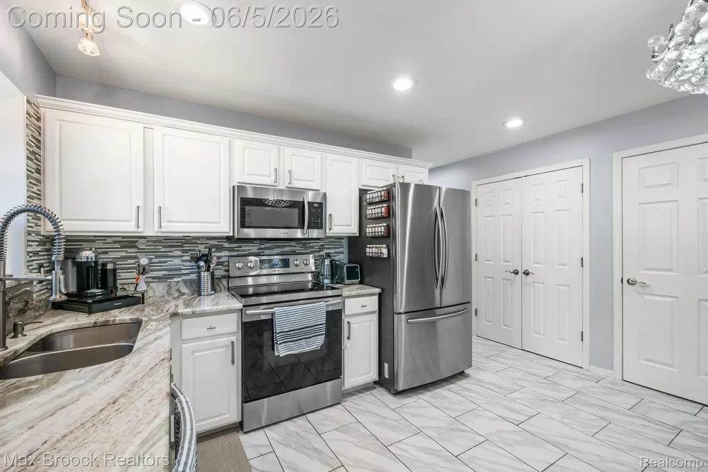 41222 Bermuda Drive Sterling Heights City MI 48314