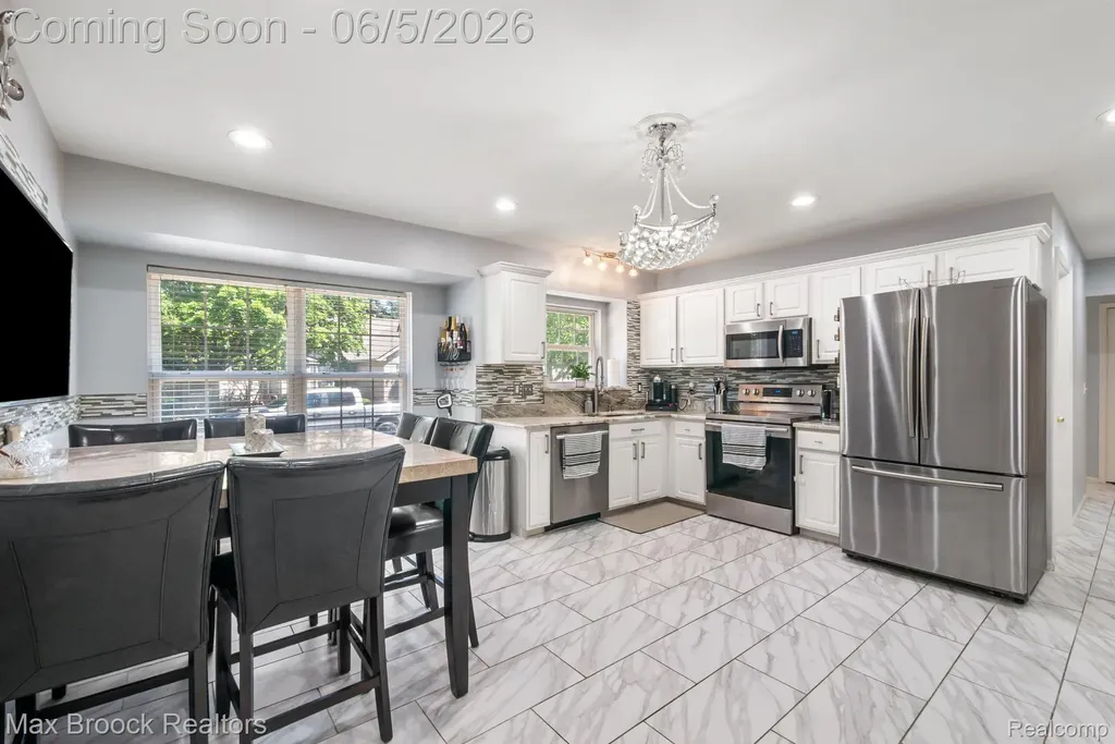 41222 Bermuda Drive Sterling Heights City MI 48314