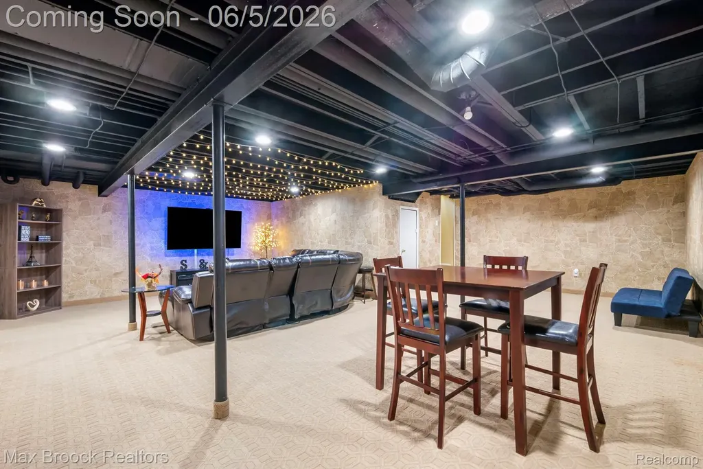 41222 Bermuda Drive Sterling Heights City MI 48314