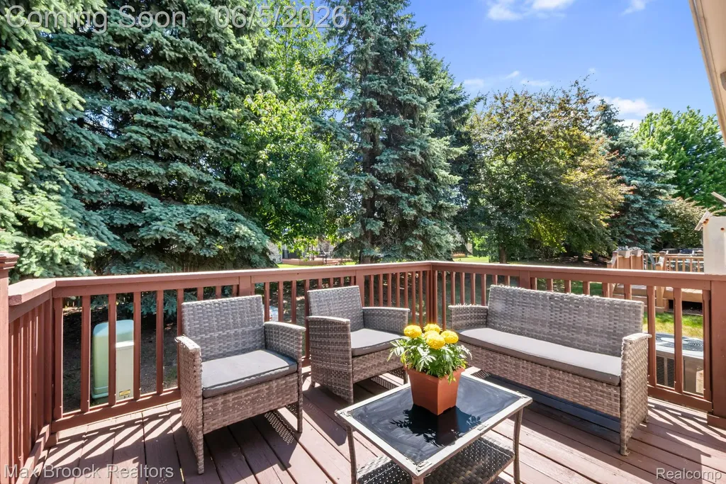41222 Bermuda Drive Sterling Heights City MI 48314