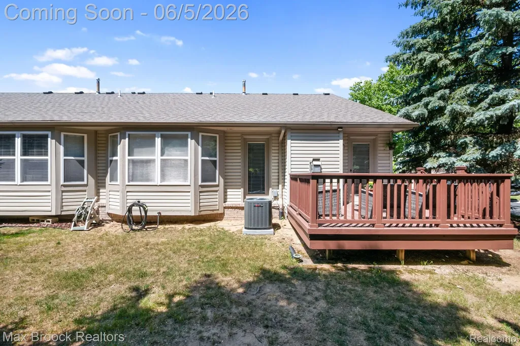 41222 Bermuda Drive Sterling Heights City MI 48314
