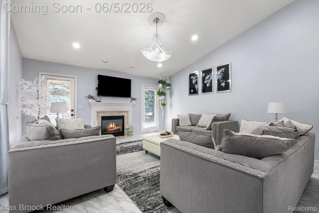 41222 Bermuda Drive Sterling Heights City MI 48314