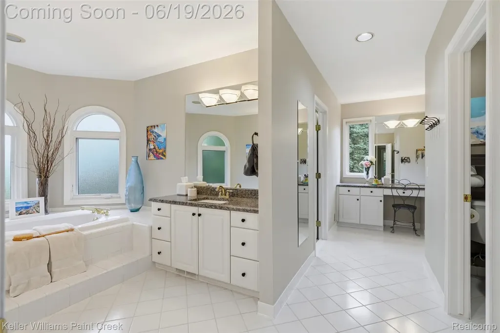 2784 Murfield Court Oakland Charter Township MI 48306