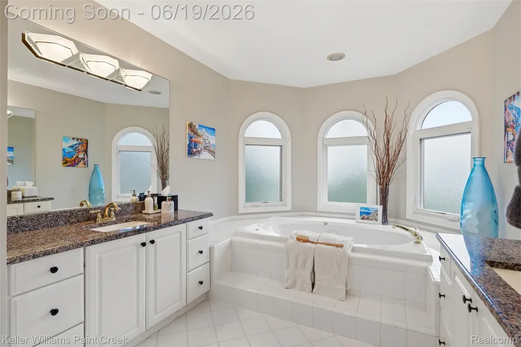 2784 Murfield Court Oakland Charter Township MI 48306