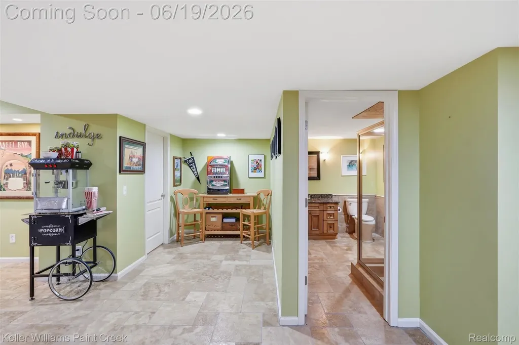 2784 Murfield Court Oakland Charter Township MI 48306