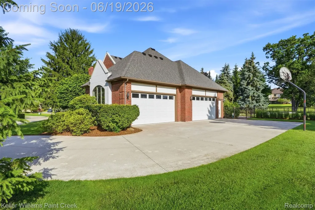 2784 Murfield Court Oakland Charter Township MI 48306