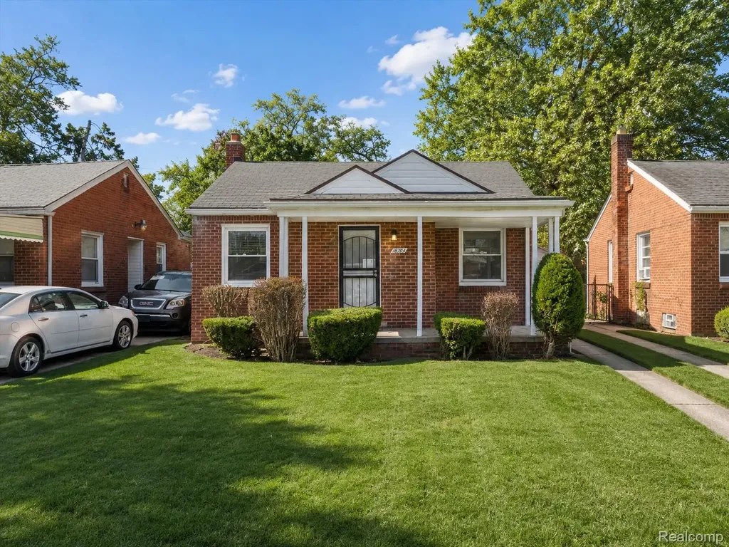 18704 Sunderland Road Detroit City MI 48219