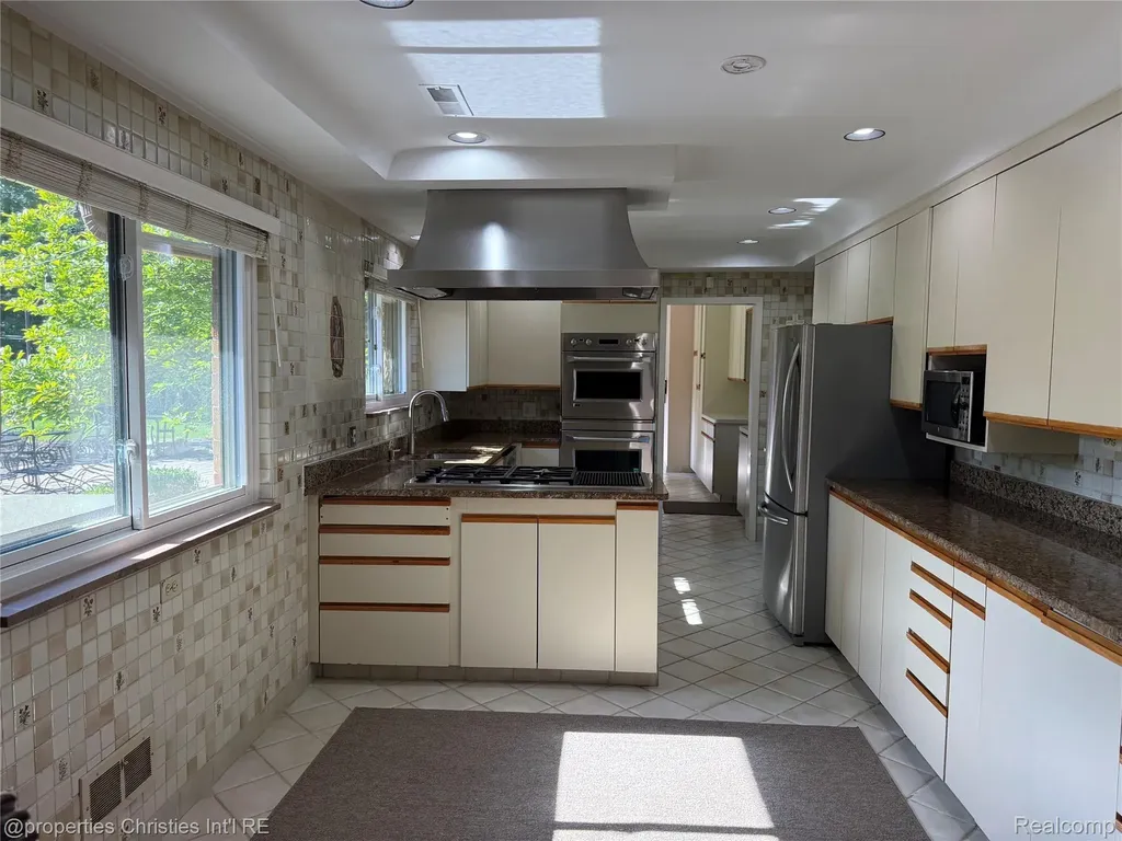 1640 Orchard Lane Bloomfield Hills City MI 48301