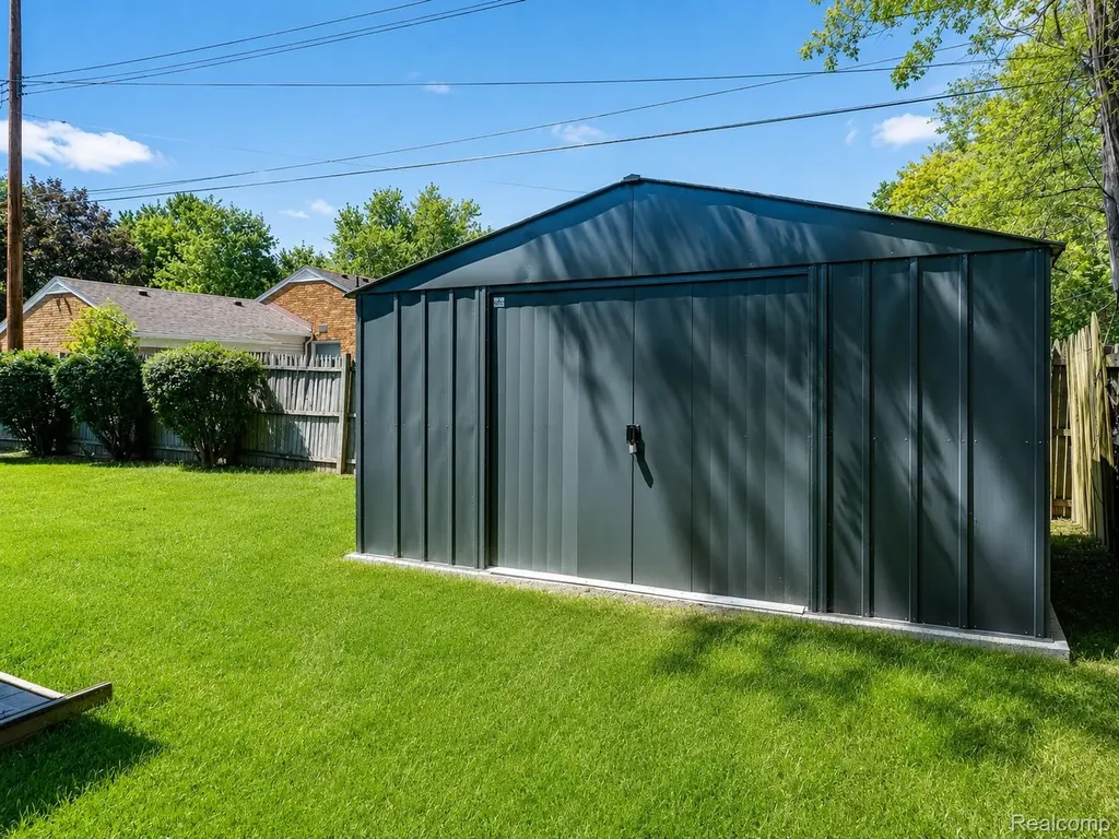 25538 Schoolcraft Redford Charter Township MI 48239