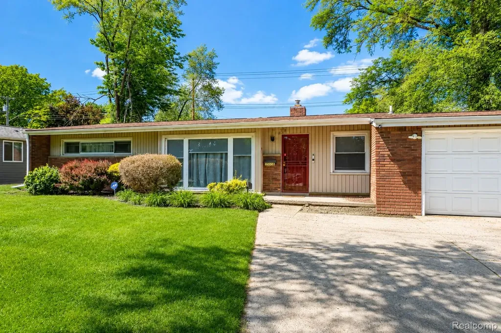25538 Schoolcraft Redford Charter Township MI 48239