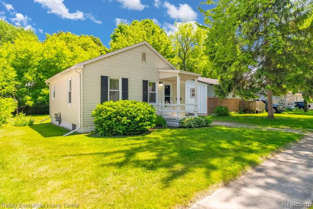 2720 Walnut Street Port Huron City MI 48060