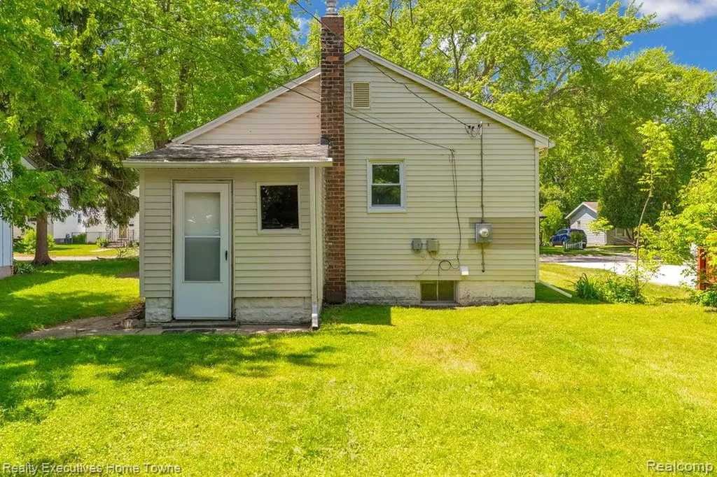 2720 Walnut Street Port Huron City MI 48060