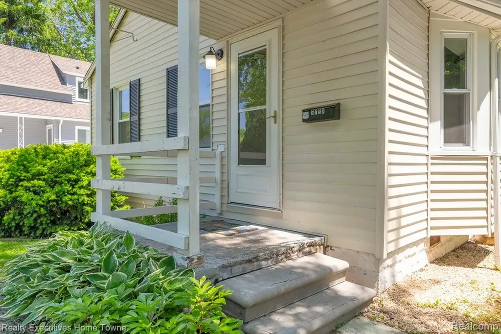 2720 Walnut Street Port Huron City MI 48060