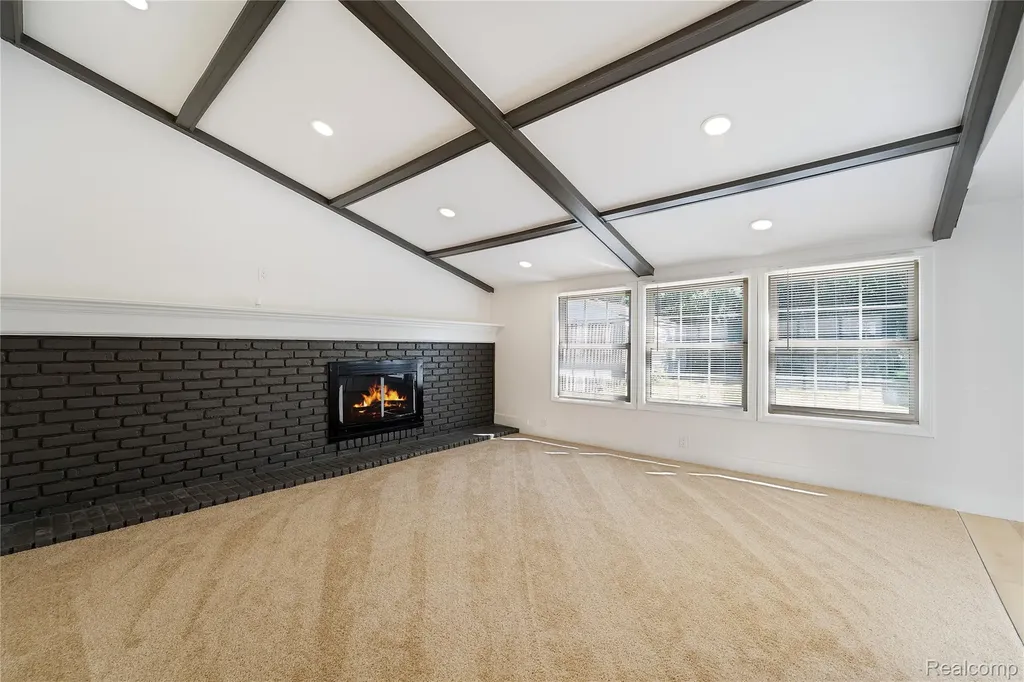 1741 Brys Drive Grosse Pointe Woods City MI 48236