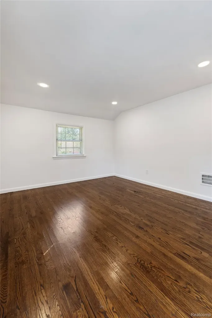 1741 Brys Drive Grosse Pointe Woods City MI 48236
