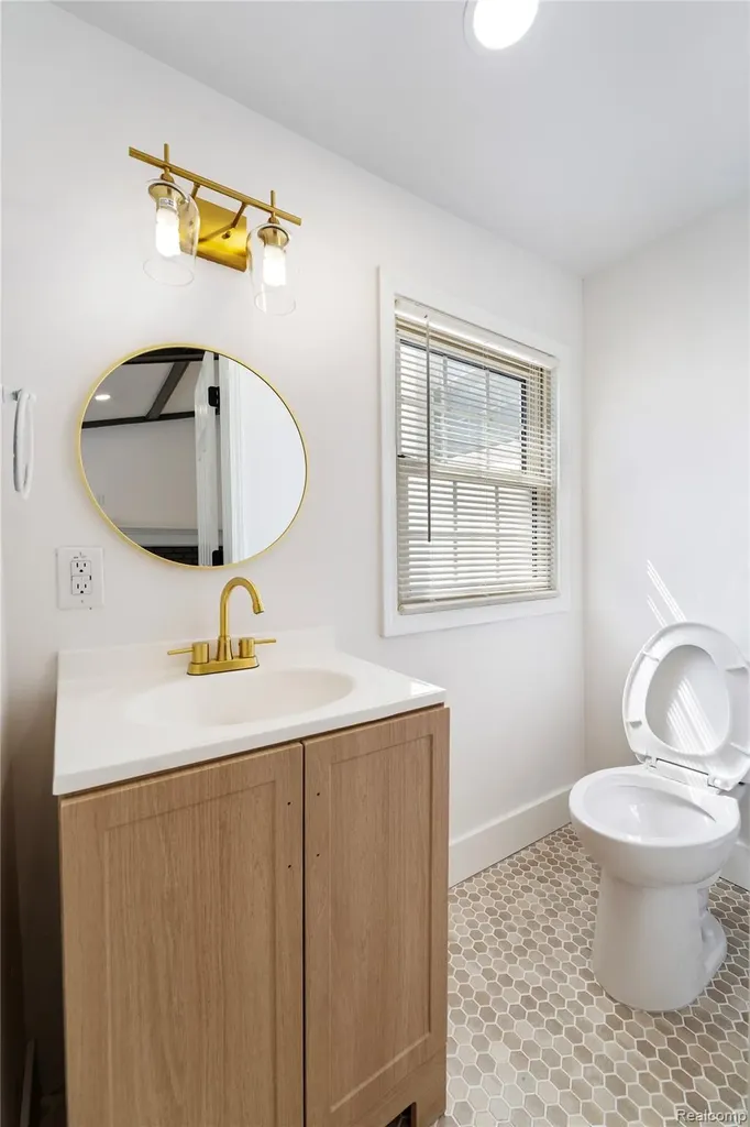 1741 Brys Drive Grosse Pointe Woods City MI 48236