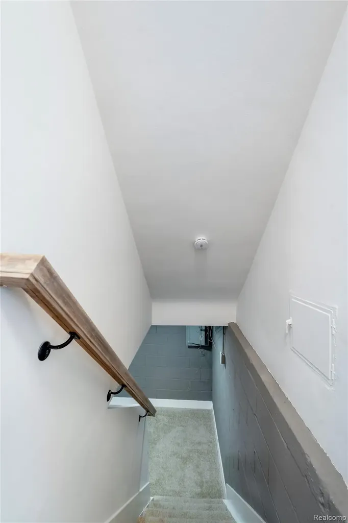 1741 Brys Drive Grosse Pointe Woods City MI 48236