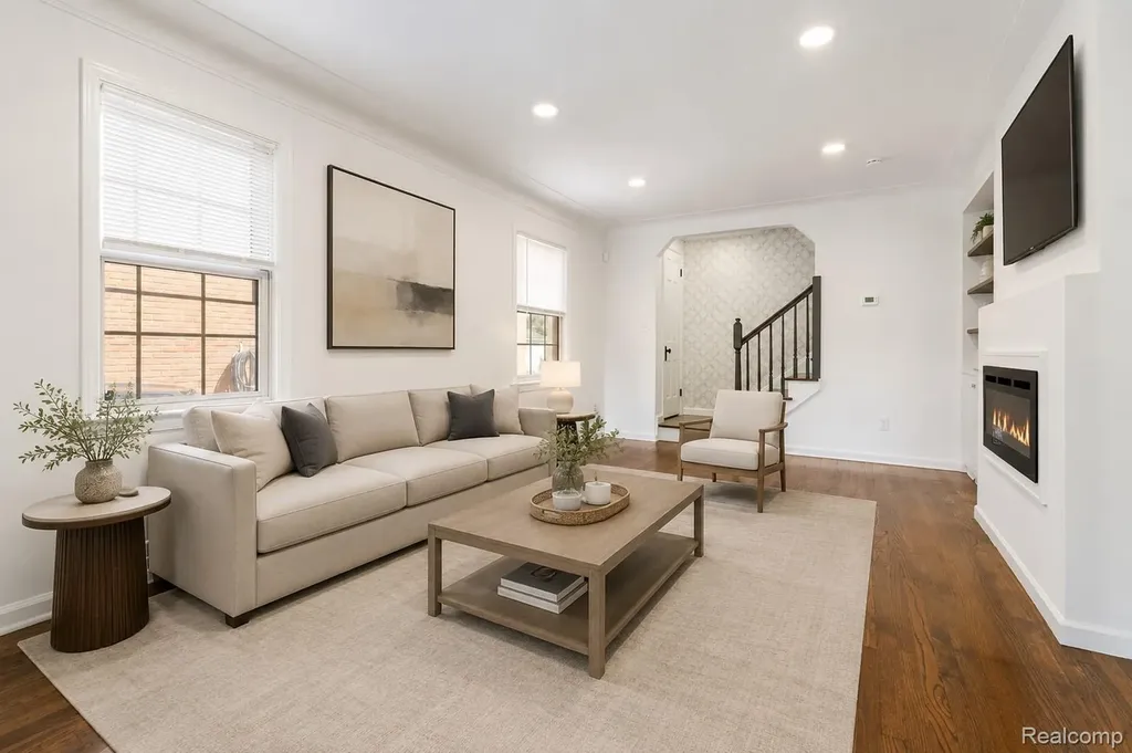 1741 Brys Drive Grosse Pointe Woods City MI 48236