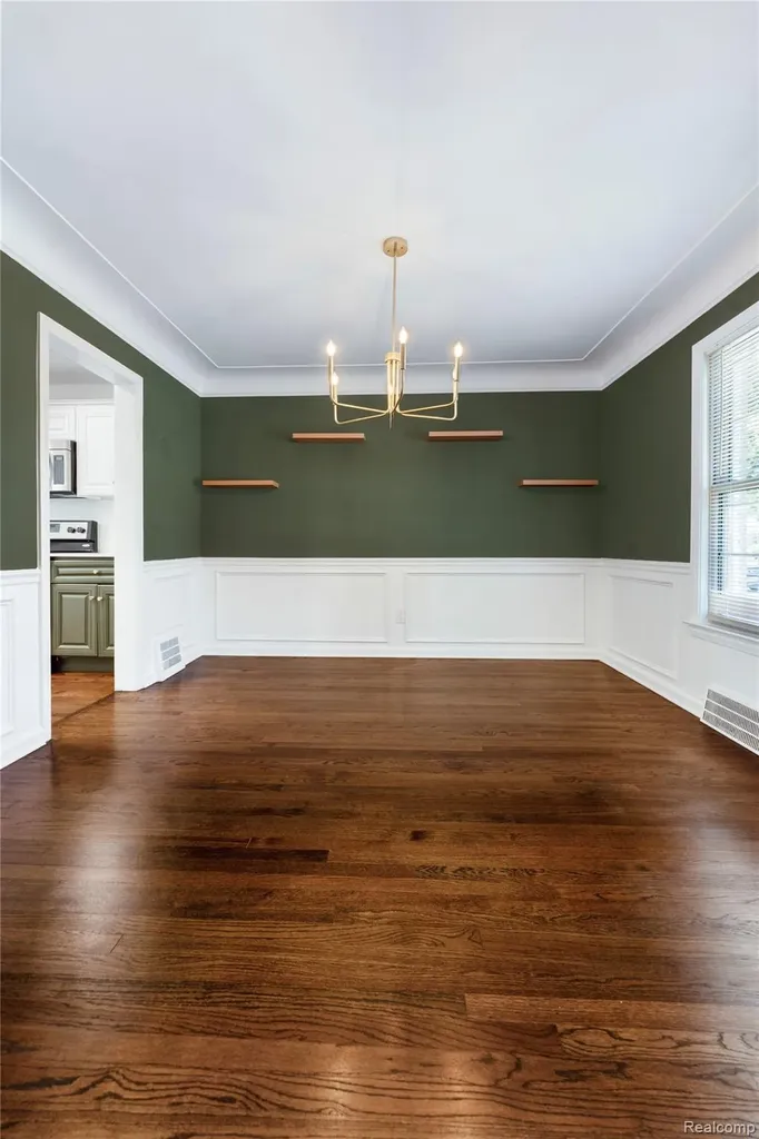 1741 Brys Drive Grosse Pointe Woods City MI 48236