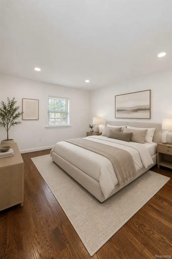 1741 Brys Drive Grosse Pointe Woods City MI 48236