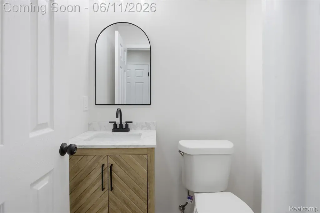 1149 Charrington Drive Troy City MI 48083