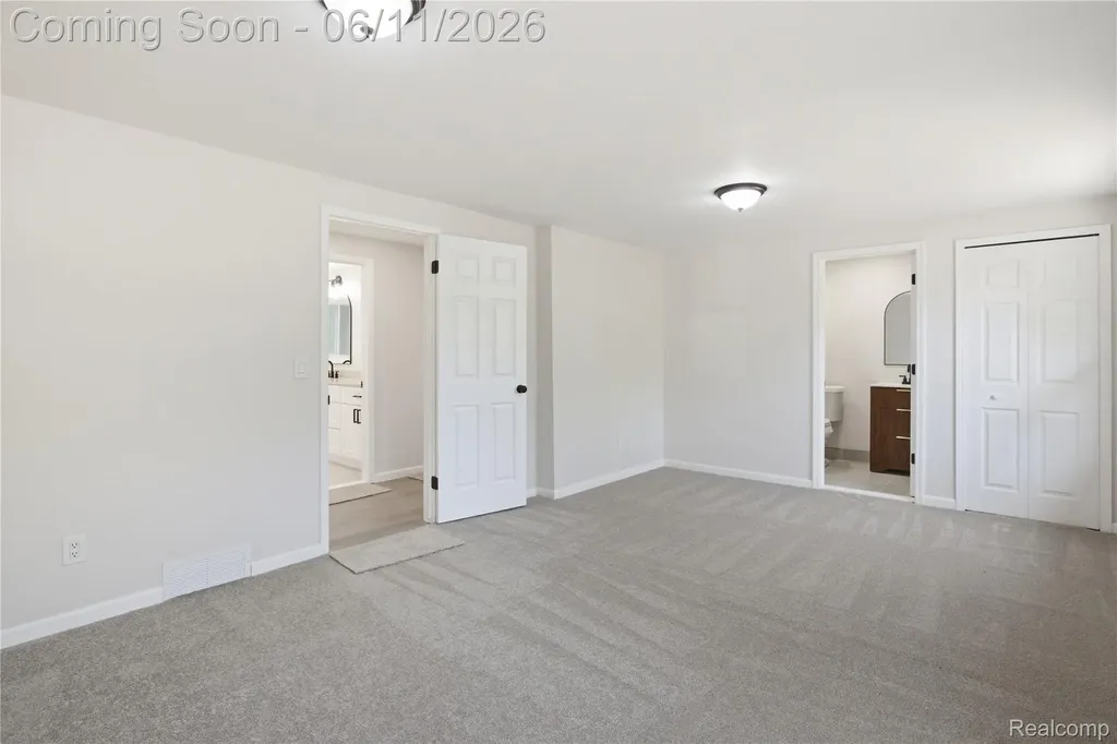 1149 Charrington Drive Troy City MI 48083