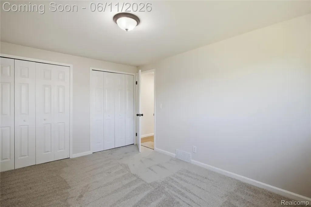 1149 Charrington Drive Troy City MI 48083