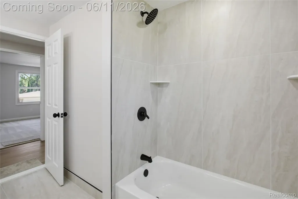 1149 Charrington Drive Troy City MI 48083