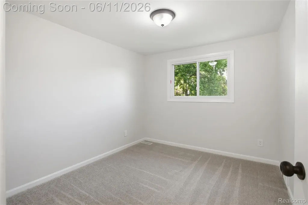 1149 Charrington Drive Troy City MI 48083