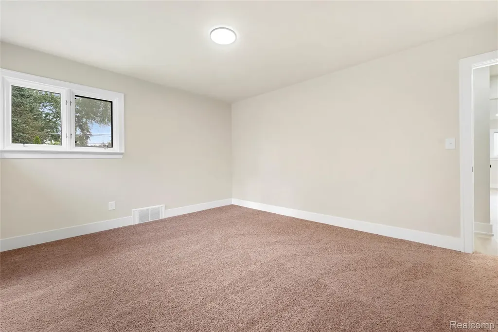 26318 San Rosa Street St. Clair Shores City MI 48081